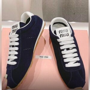 Women Black Sneakers